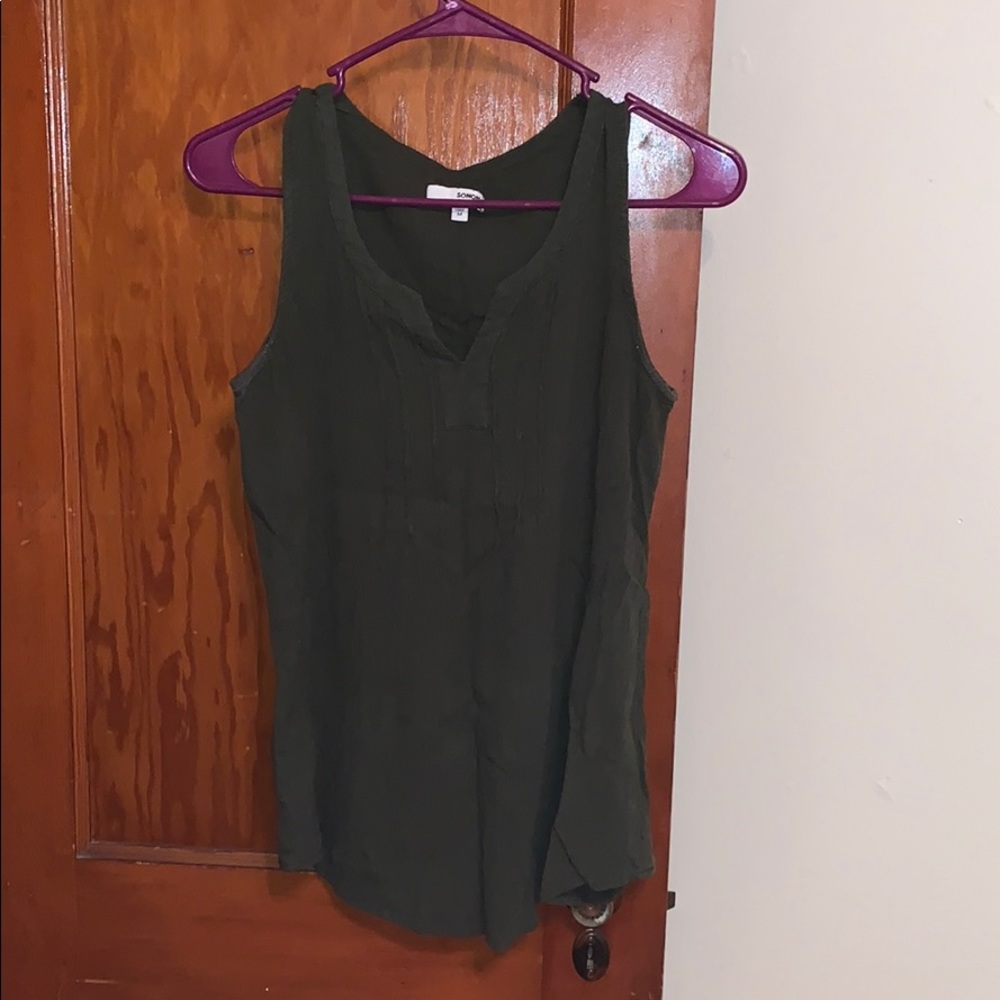 🌺 Sleeveless blouse